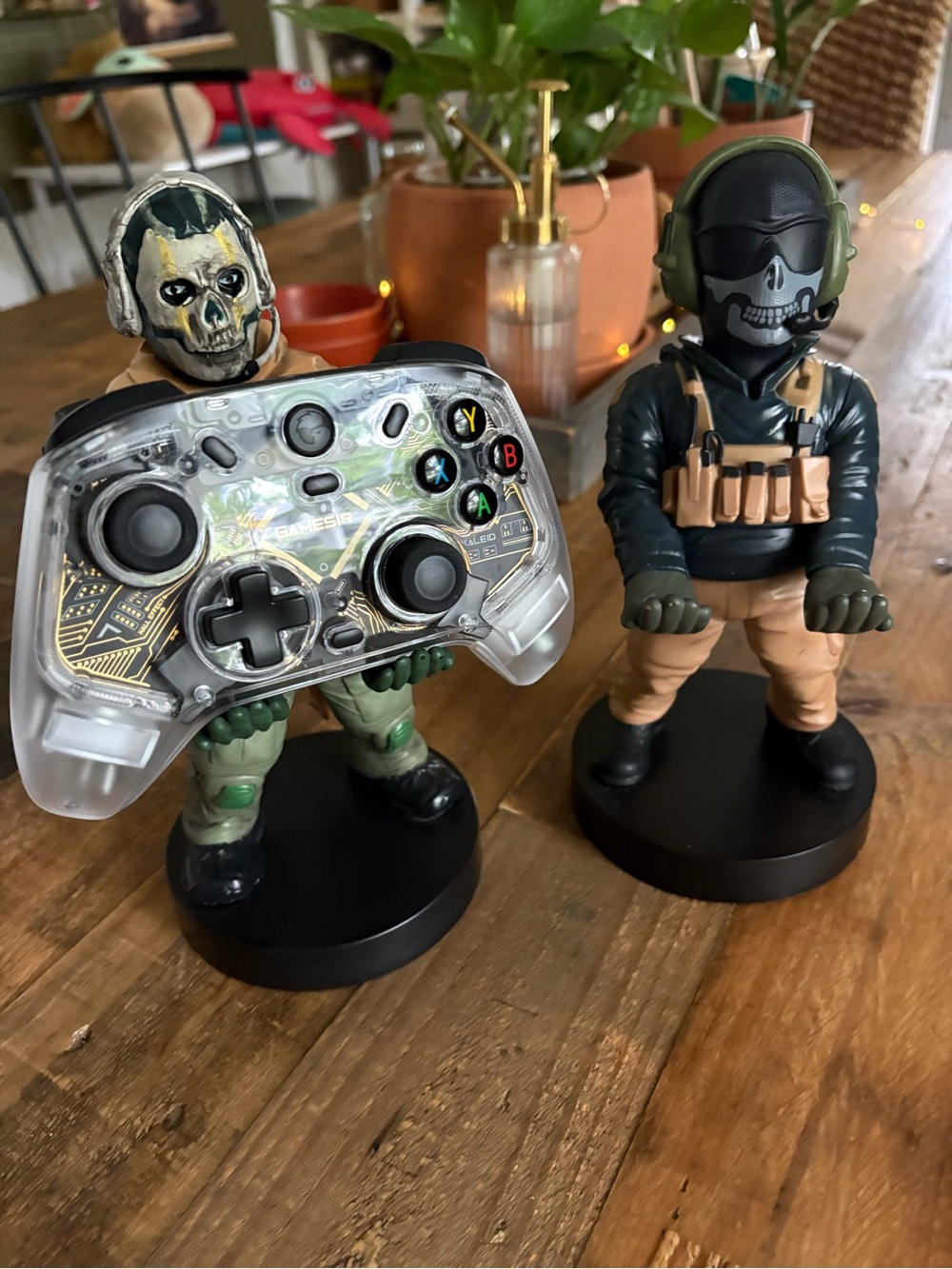 Exquisite Gaming “Cable Guys” Call Of Duty Phone & Gaming Controller Holders